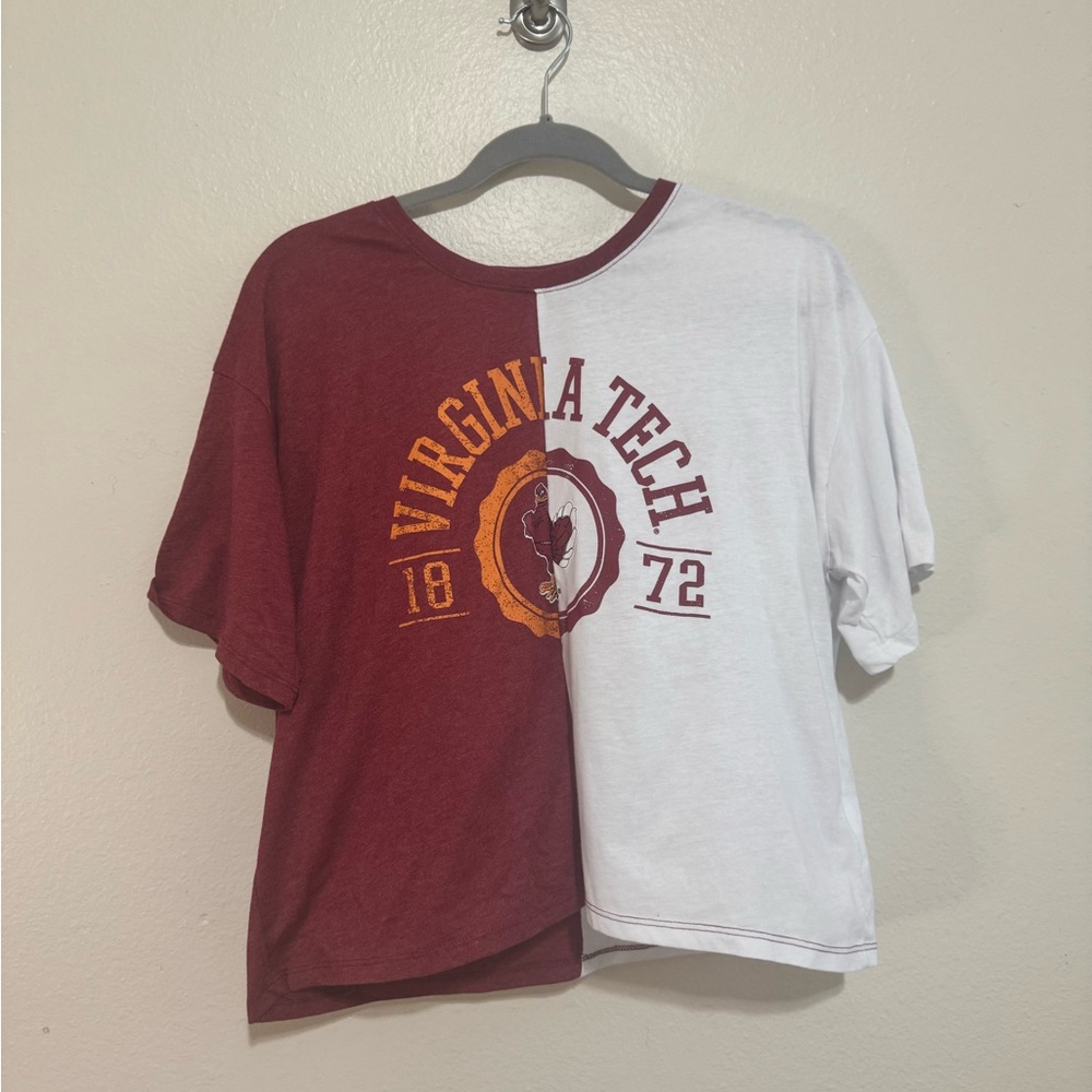 Virginia Tech Split T-Shirt Size Medium Cropped